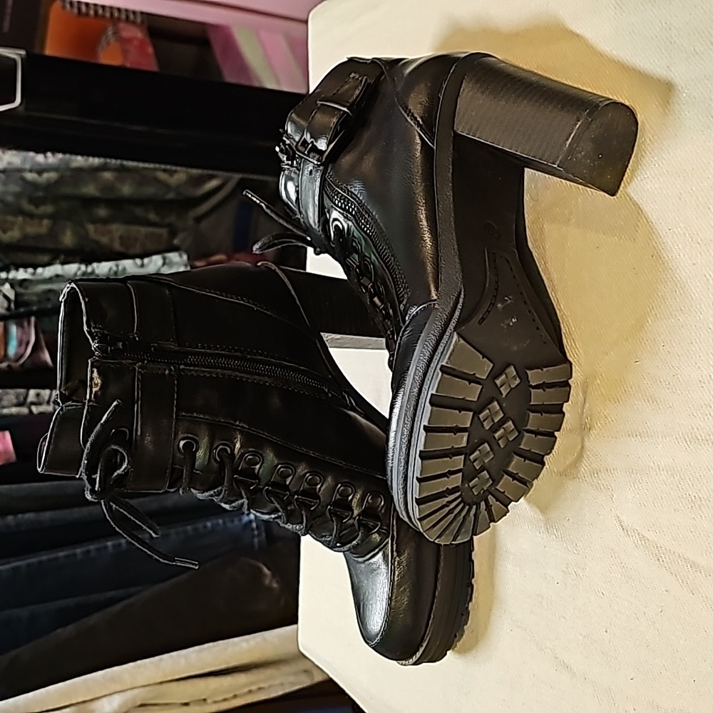 G by Guess Black Heeled Boots Worn Once 6.5 - Picture 5 of 5